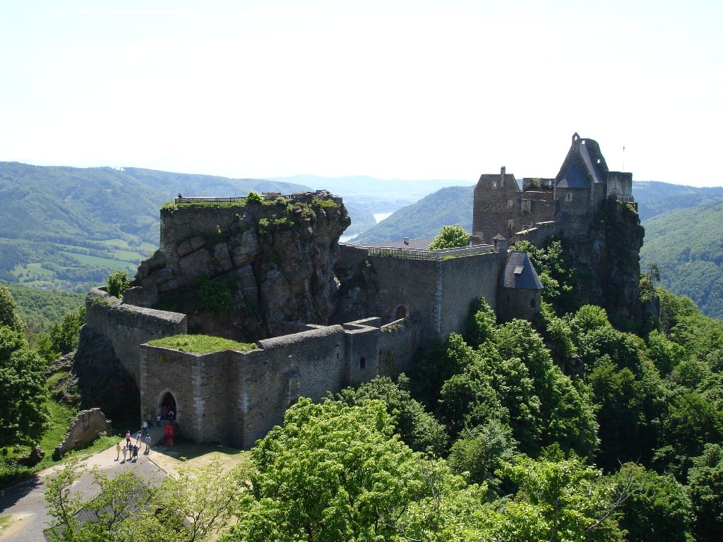 panorama du château d'Aggstein. Source : Wikimedia Commons. Auteur : Guty. Licence :Creative Commons 3.0 Unported